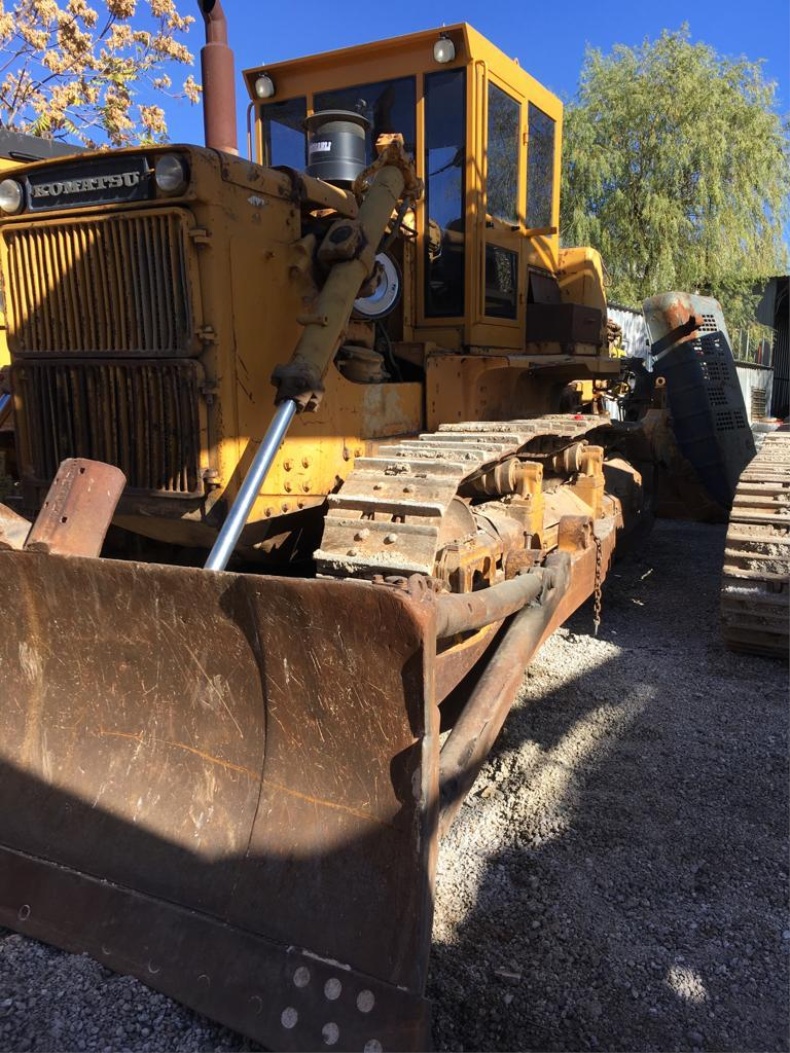 KOMATSU D85 A18 DOZER